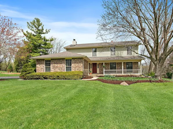 5720 Springs Blvd, Crystal Lake, IL 60012