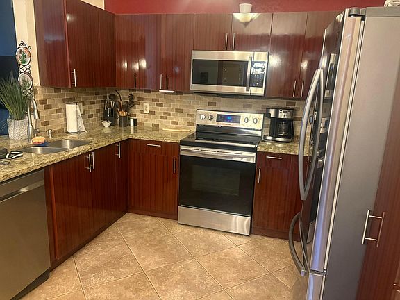 5th image of 1000 SW 133RD Terrace