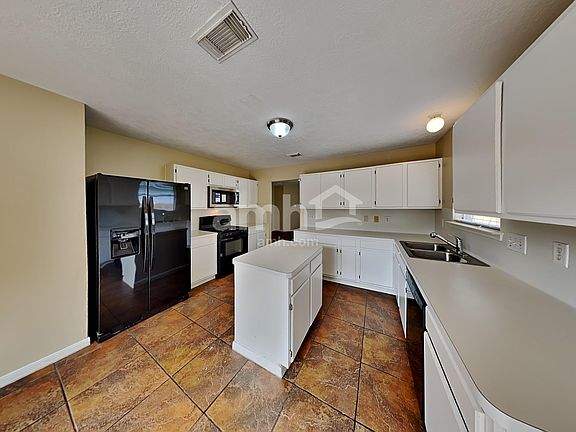 3rd image of 18014 Heron Forest Ln