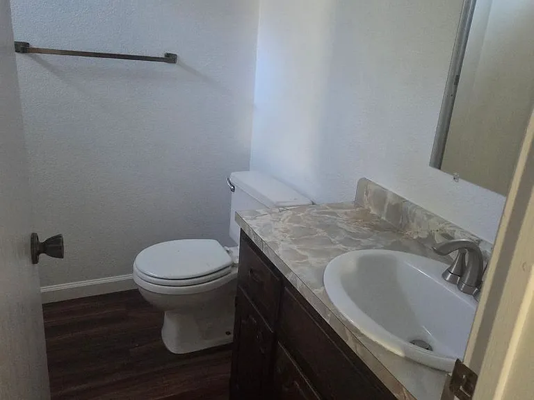 1101B Brandon Ct — Photo 5