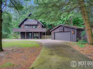 1837 Ritter Hills Dr, Norton Shores, MI