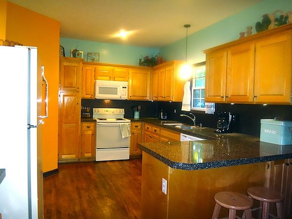 4th image of 4742 Noble St
