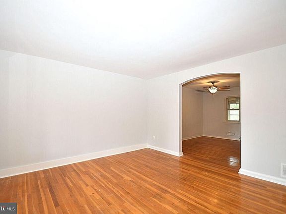 2nd image of 3344 Wallford Dr
