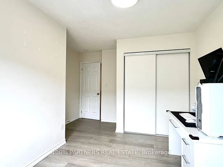 15 Eaton Park Ln #23 — Photo 7