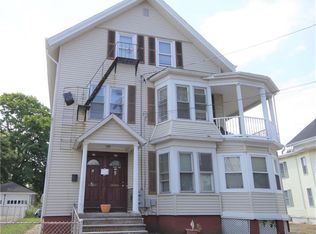 25 Kossuth St, Pawtucket, RI 02860