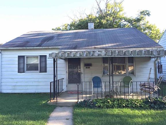 2nd image of 1450 Oak Ct
