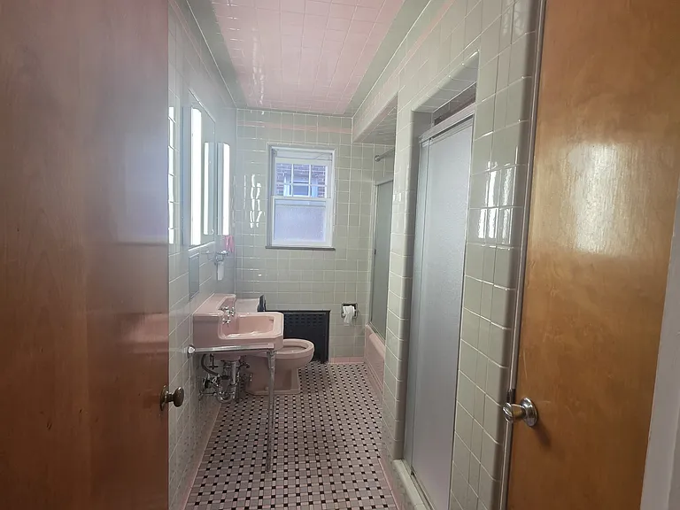 Highland Ave — Photo 12