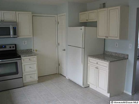 2nd image of 731 Chatham Lane #A