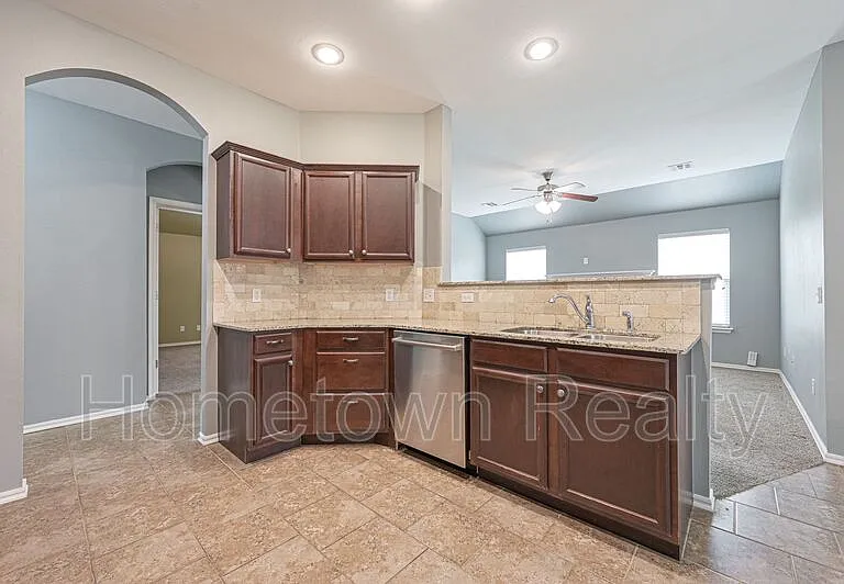 11521 SW 24th St — Photo 13