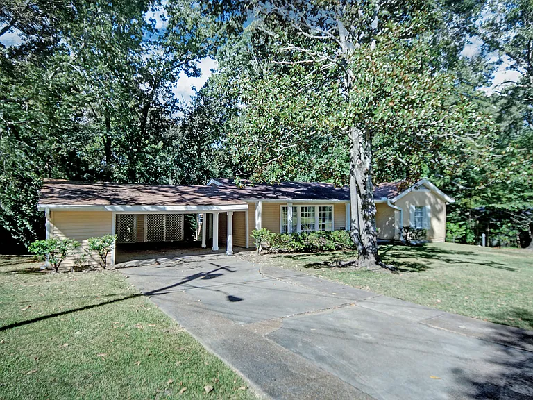 4035 Old Canton Ln — Photo 3