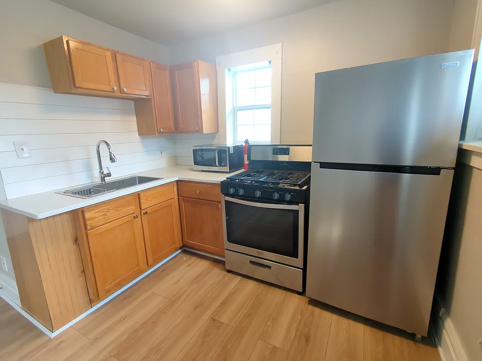 401 Brown St #2