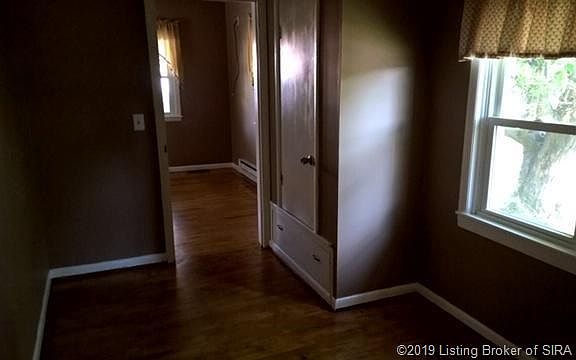4th image of 209 E Cherry St