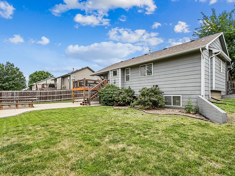 864 S Sunset Cir — Photo 35