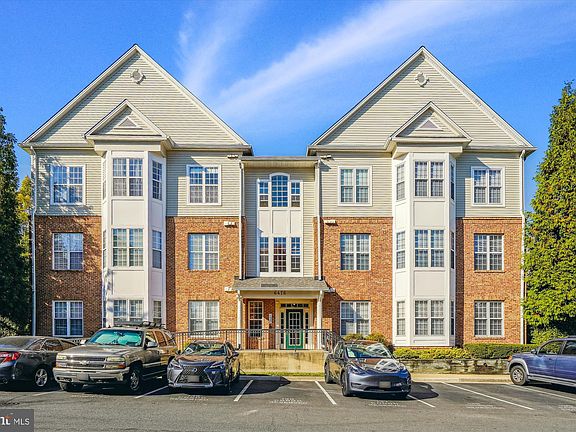 2nd image of 6476 Cheyenne Dr Unit 202