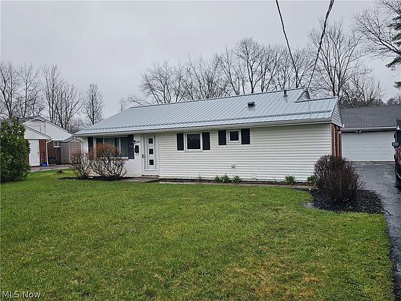 3rd image of 310 Cynthia Dr