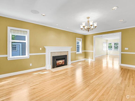 5th image of 3821 42nd Avenue NE