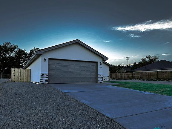 3rd image of 1206 N Richardson Ave
