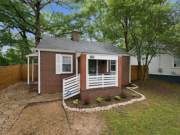 2nd image of 1475 Elizabeth Ln