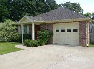 401 Perryman Rd, Lindale, TX 75771