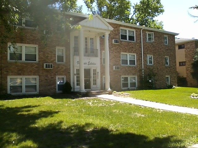 Exterior, front