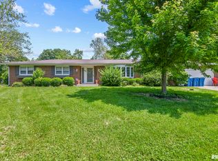 1100 Oakmont Dr, Springfield, IL 62704