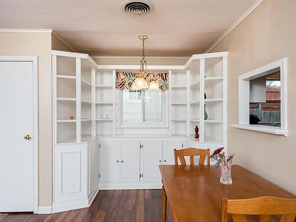 3rd image of 205 Marian Dr
