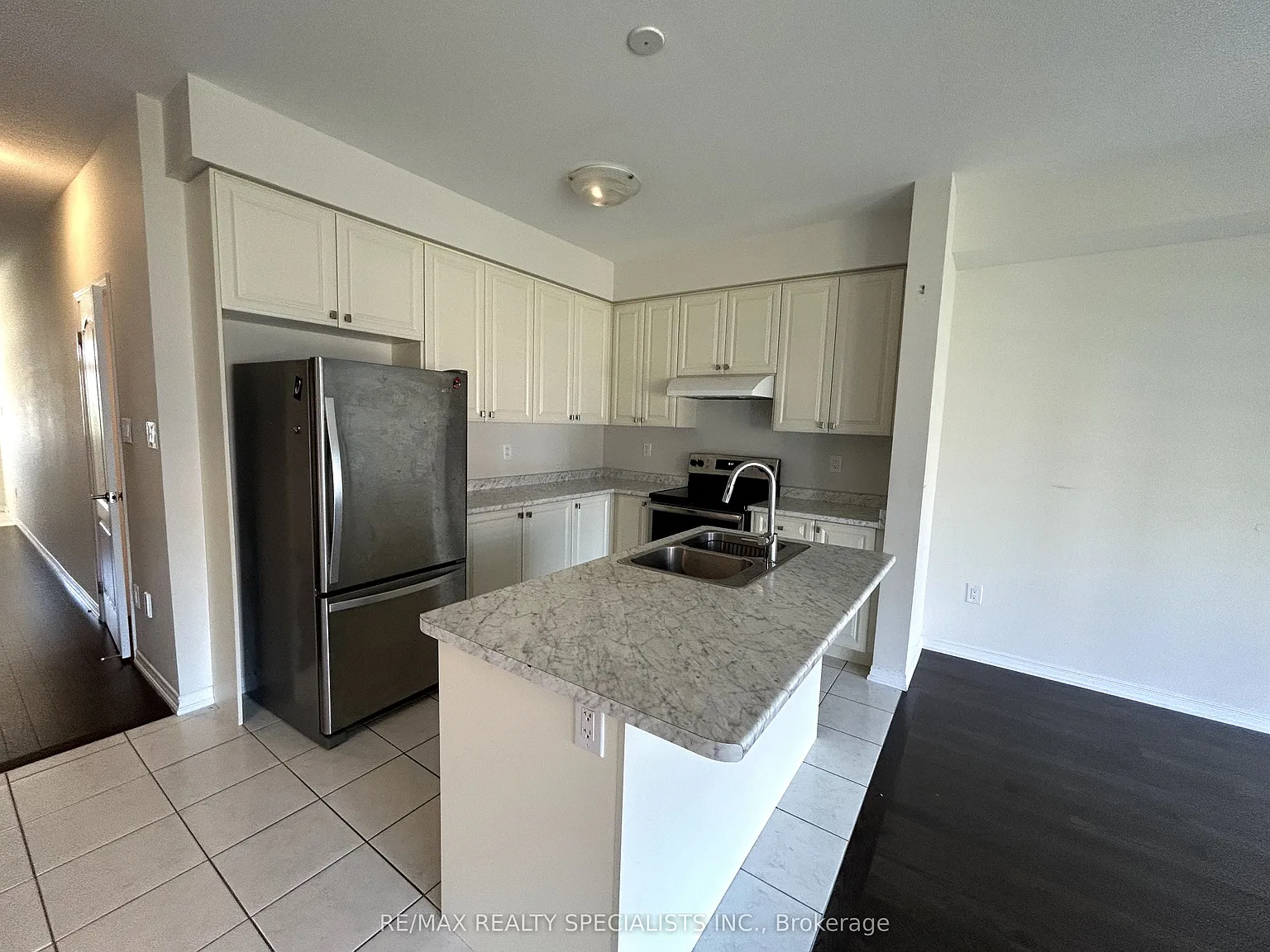 3 bed, $2,500 — Photo 4