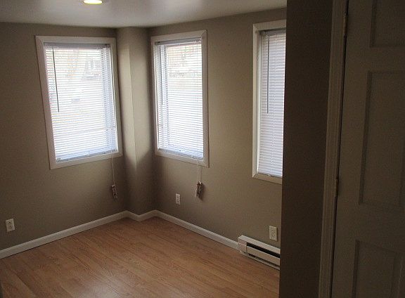 3rd image of 55571 Meadowview Ave