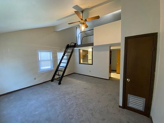 3rd image of 229 Pawling Ave APT 2