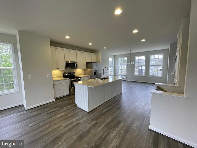 3701 Allington Ct — Photo 4