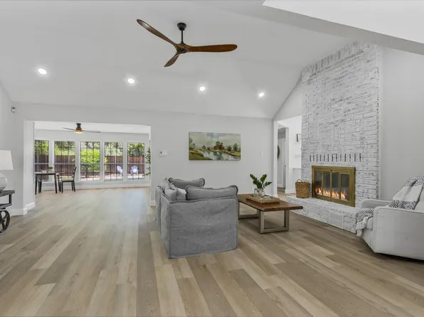 336 Pebble Knl, Highland Village, TX 75077