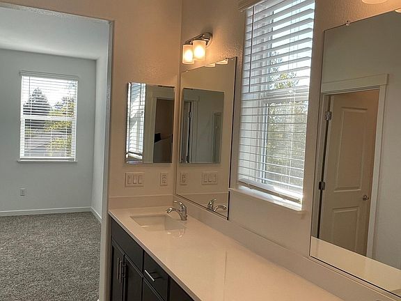 5th image of 121 Sophia Ct #3ac6603e4