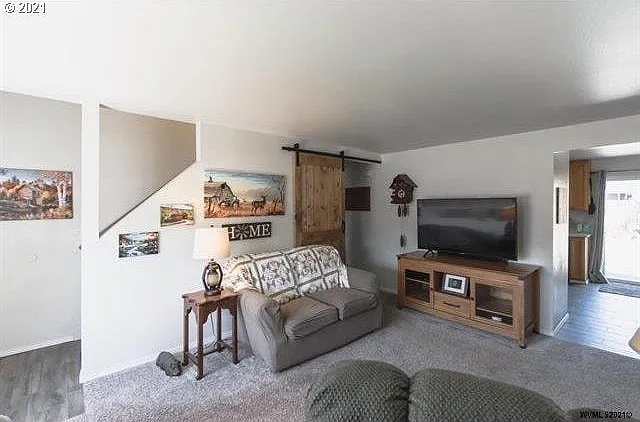 4 bed, 1677 sqft, $2,450 — Photo 3