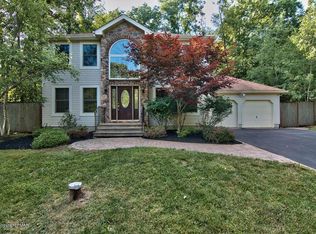 12518 High Meadow Dr, East Stroudsburg, PA 18302