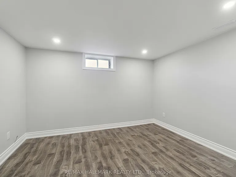 91 Boston Cres — Photo 8