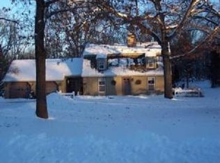 N6976 Neupert Rd, Lake Mills, WI 53551