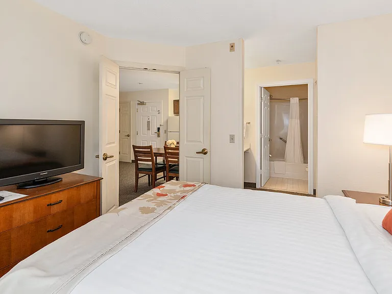 Residences at Daniel Webster — Photo 19