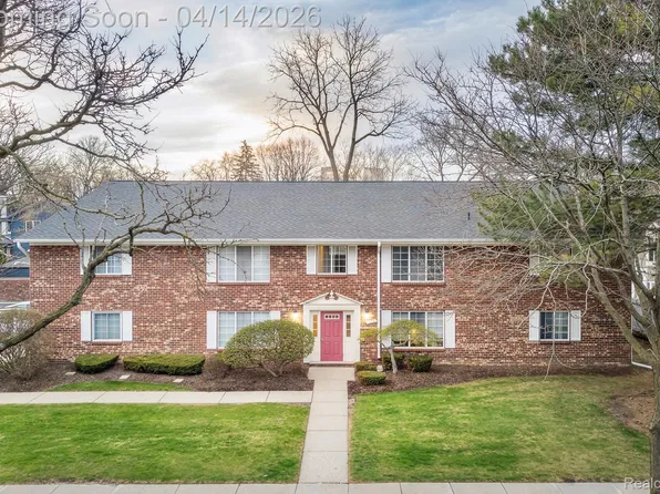 575 E Lincoln St, Birmingham, MI 48009