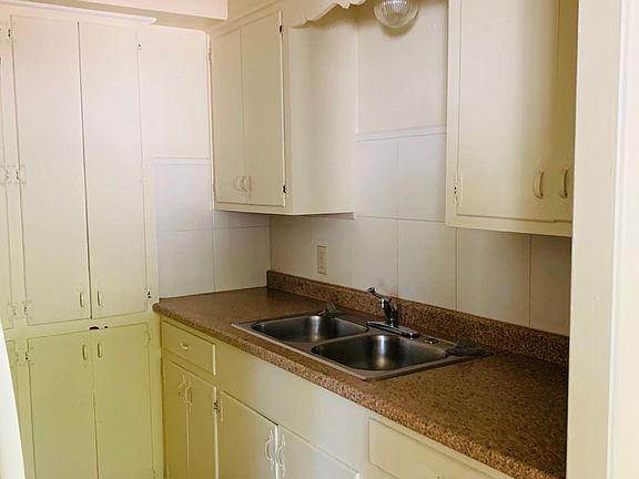 2nd image of 1010 N 5th St APT 6