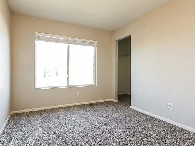 18609 E 45th Pl — Photo 14
