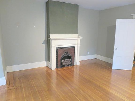 3rd image of 36 Lee St #34