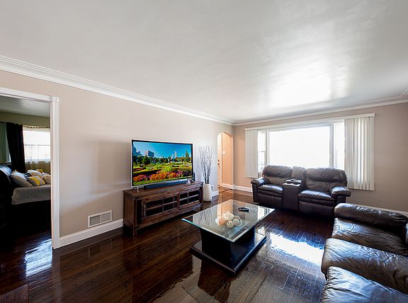 5th image of 2645 W 96th St