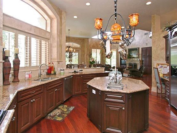 4th image of 52 Eton Green Cir