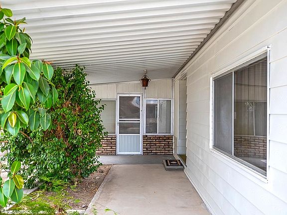 4th image of 725 W Ocotillo Ln