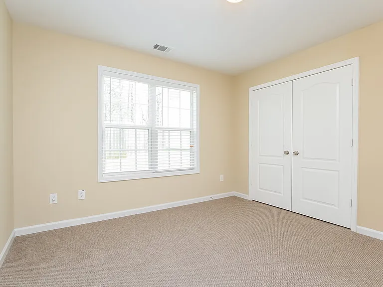 4050 Grandover Dr — Photo 13