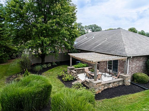 5th image of 803 S Silverwood Rd