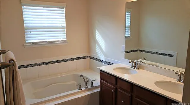 2504 Alyssa Ln — Photo 10