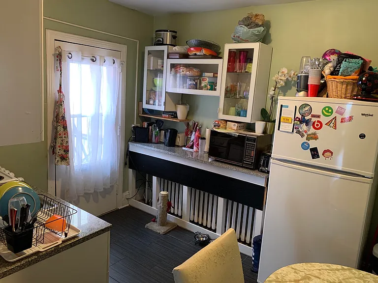 215 Kent St #4 — Photo 6