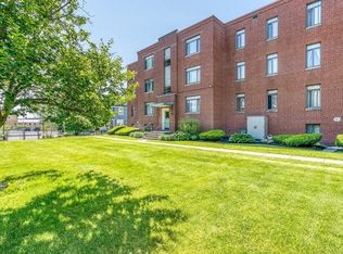8 Ashland St APT 3R, Worcester, MA 01609