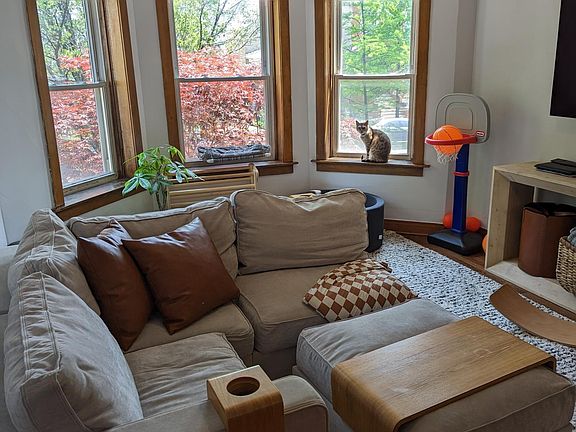 3rd image of 2820 N Mozart St #2